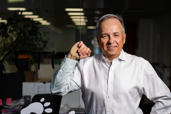 Ivan Špirakus o velkých rizicích a regulaci srovnávačů