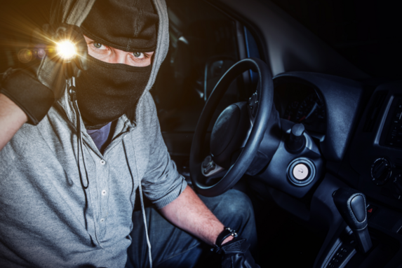 Kde vezmete peníze, když vám poničí nebo ukradnou auto?