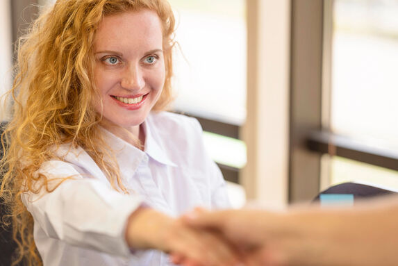 Pomáháme klientům i za hranicemi