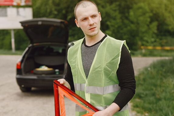 Jaká je povinná výbava auta v roce 2023?